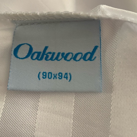 Oakwood Duvet, 90x94,  Queen size bed, white satin-striped, NWOT - Picture 2 of 5